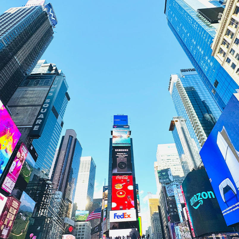 How Can Global-Bound Brands
Illuminate Overseas Markets
Through OOH?